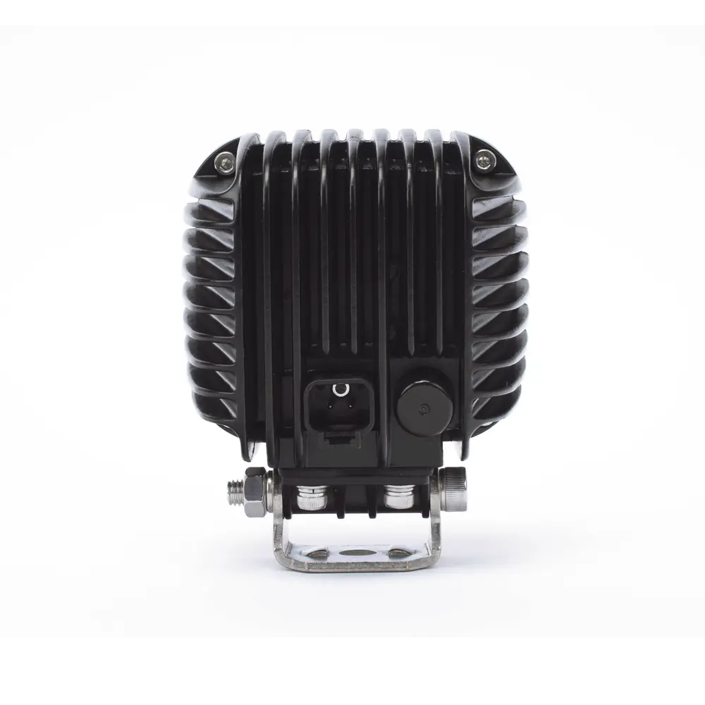 Luz de Trabajo LED / 7 W / 2875 Lúmenes / 12-24 VCD / IP67 / 80,000 h / 2.9" x 4.9" - Imagen 4