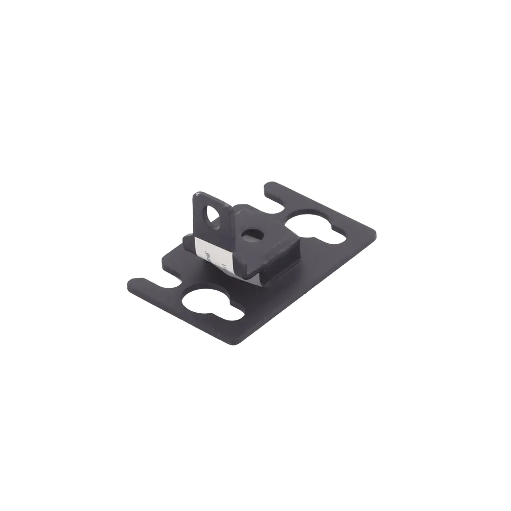 Placa Adaptadora para Panel LED / 30 x 15 mm / Acero Industrial / 90 x 70 x 2.5 mm (3.5 x 2.8 x 0.1 in) / Perforación 8.5 mm (0.3 in) / Incluye Tornillos M8 y Tuercas