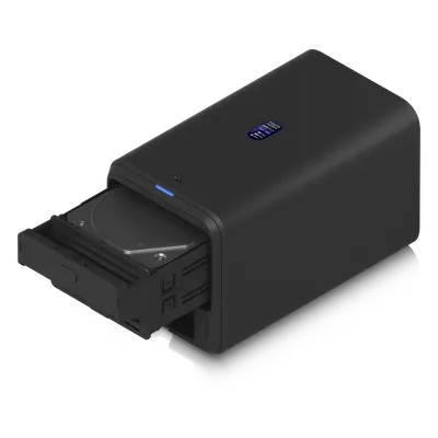 Servidor NAS Compacto / 2 Bahías 3.5" SATA / Puerto 2.5 GbE / PoE++ 60 W / Pantalla LCD 1.47" / USB-C 5 Gbps - Imagen 6